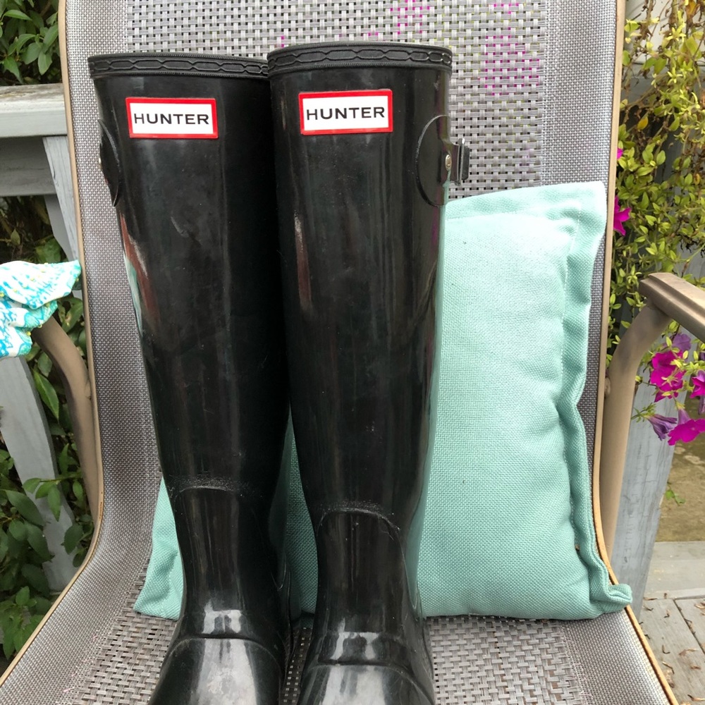 Size 9 Black Shiny Hunter Boots!!